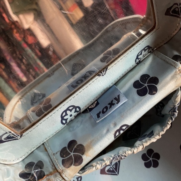 Roxy | Y2K Blue Hibiscus Cosmetic Travel Case - Picture 13 of 16